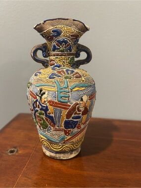 Vintage Japanese,Satsuma-style Moriage Vase